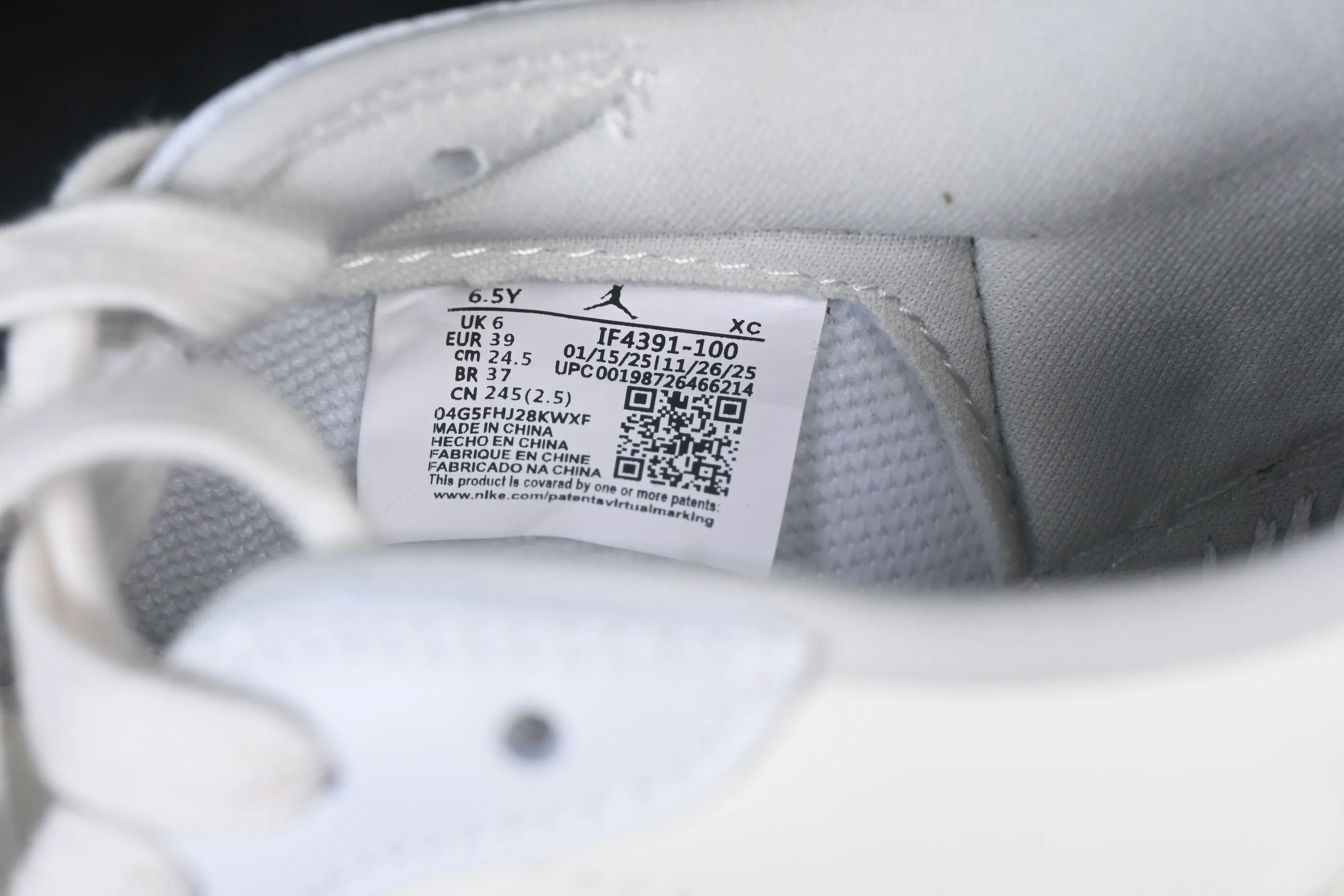 All categories Air Jordan Jordan series basketball shoes Air Jordan 1 Low Air Jordan 1 Low "Floral Swoosh" AJ1 Joe 1 flower embroidery low-top cultural casual sneakers IF4391-100